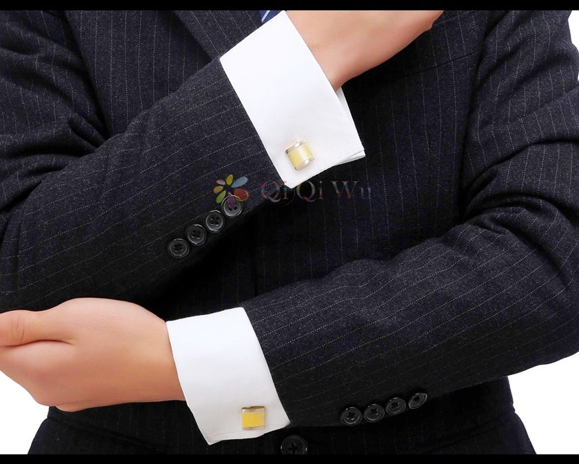 GOLD SQUARE CUFFLINKS